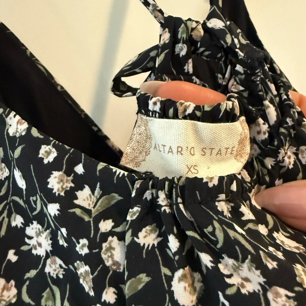 Floral Black Dress - Picture 3 of 3